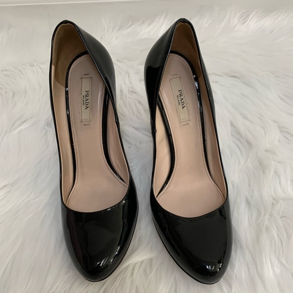 Prada Black Patent Pumps 6 - Picture 5 of 11